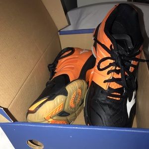 Mizuno Wave Lightning Z2 Volleyball Shoes
